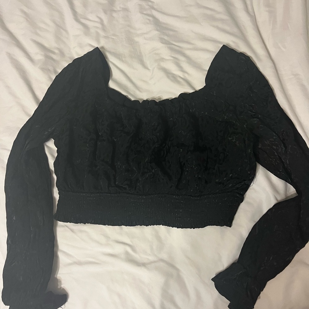 Silky going out crop top long sleeve